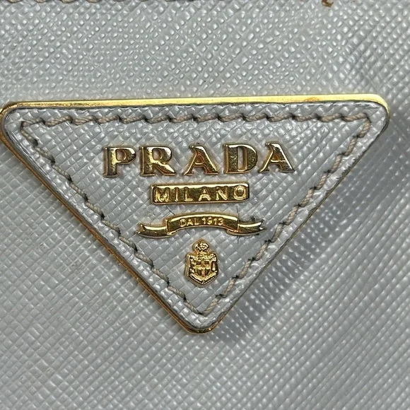 💯Authentic Prada Safiano Leather Handbag🍀